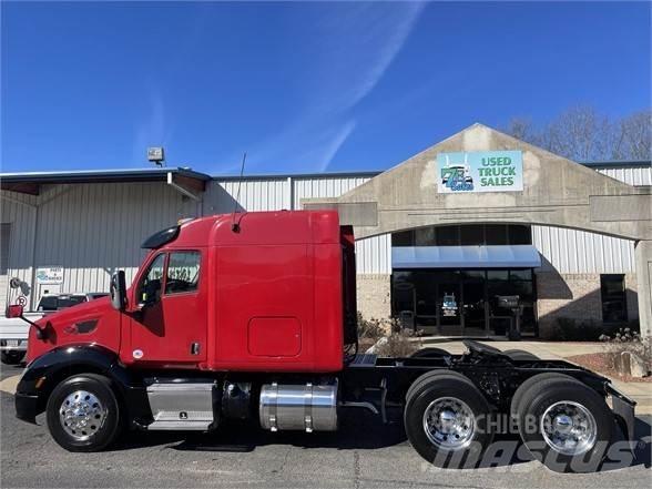 Peterbilt 587 牵引车