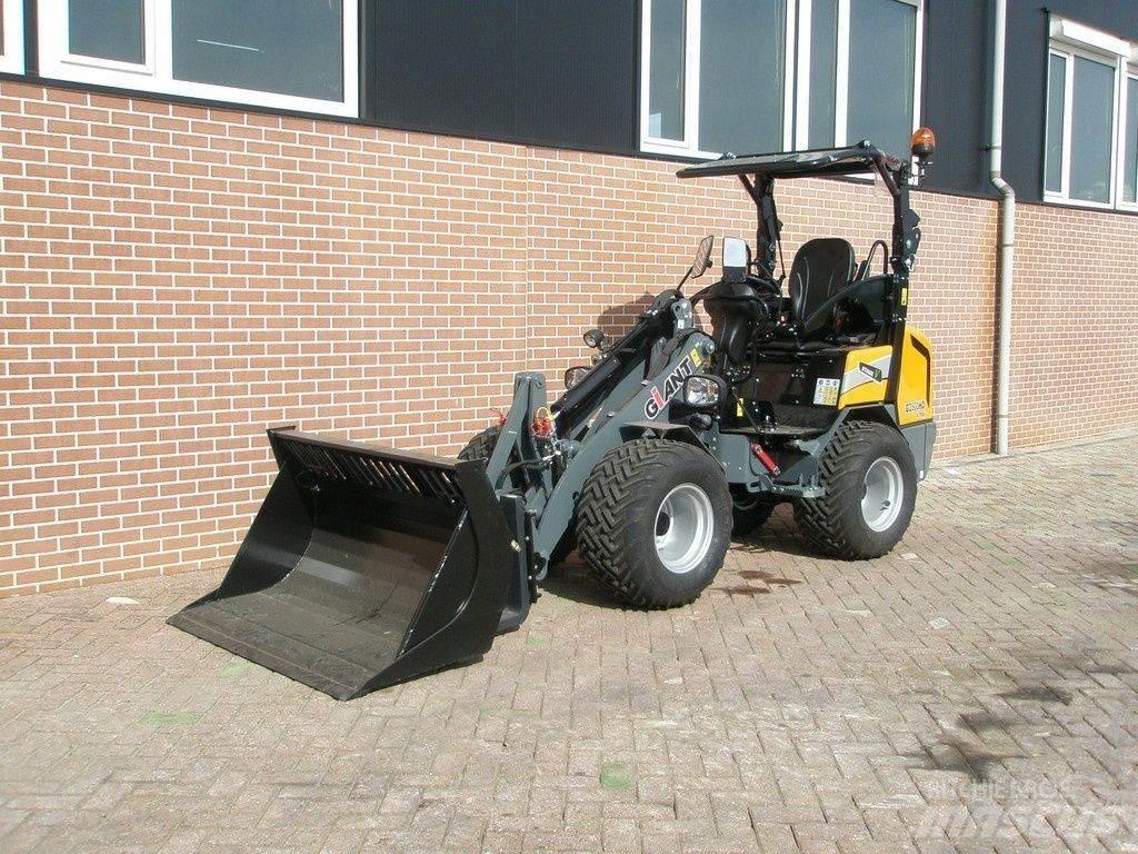 GiANT G2500 小型装载机