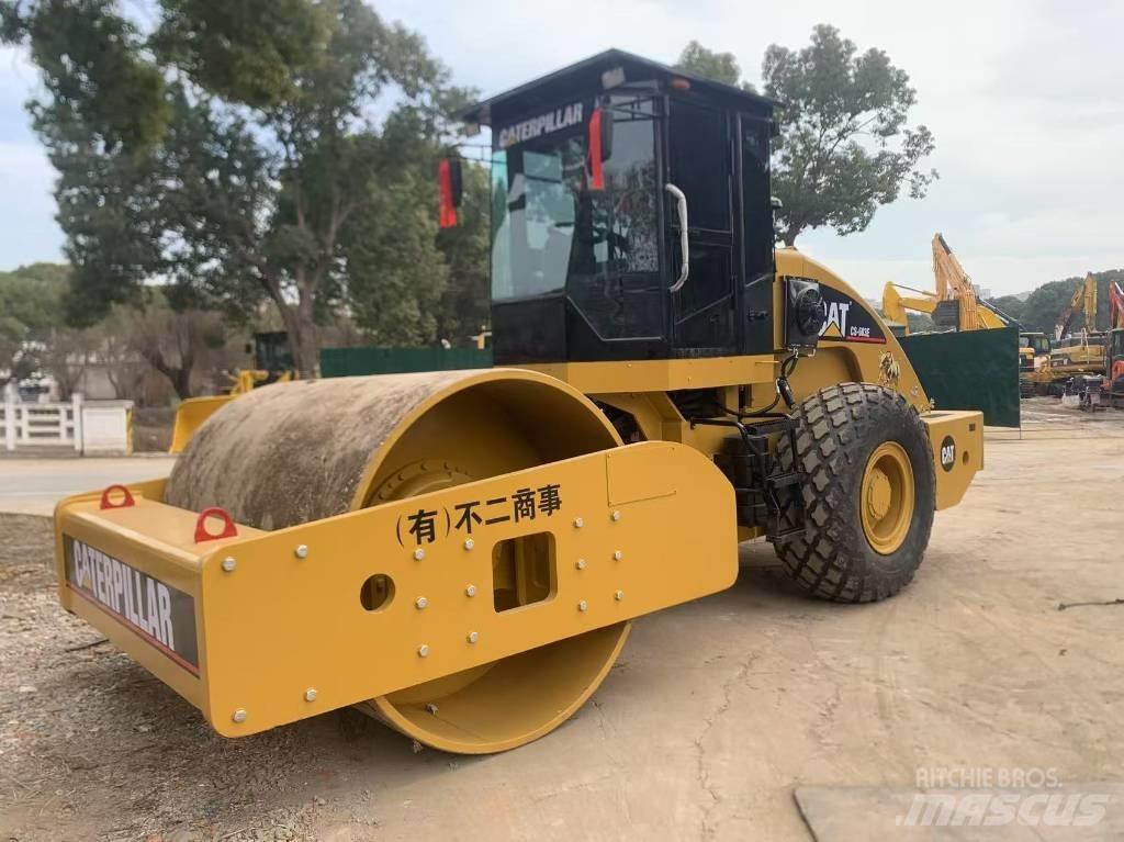 CAT CS 683 E 单轮压路机