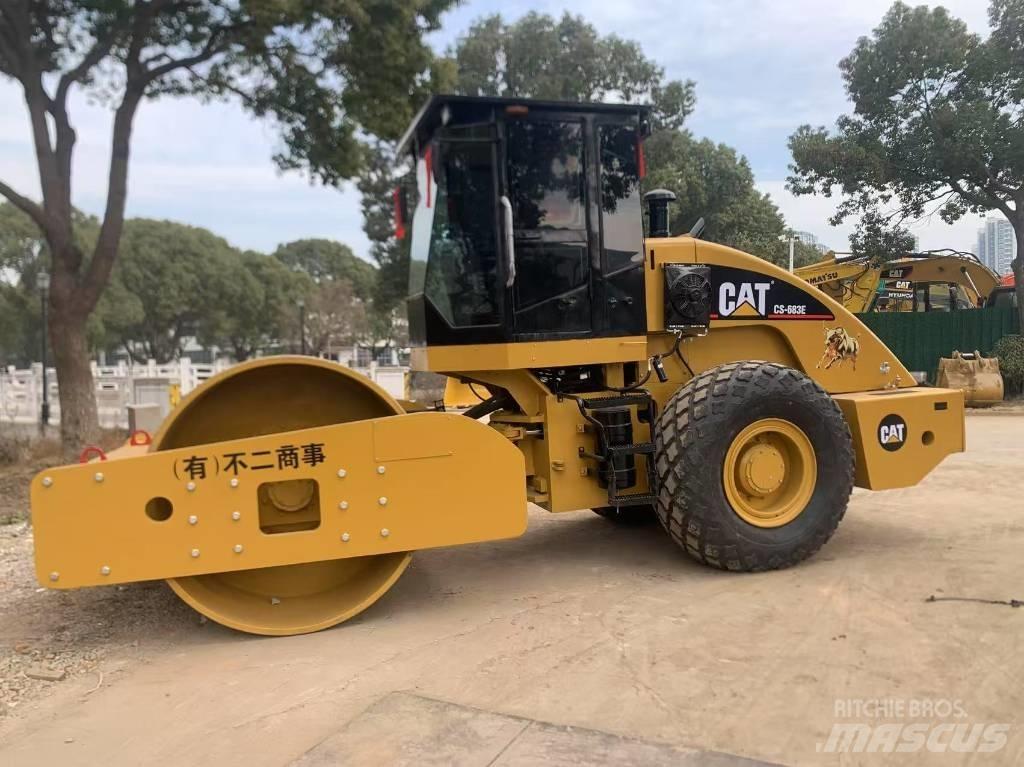 CAT CS 683 E 单轮压路机
