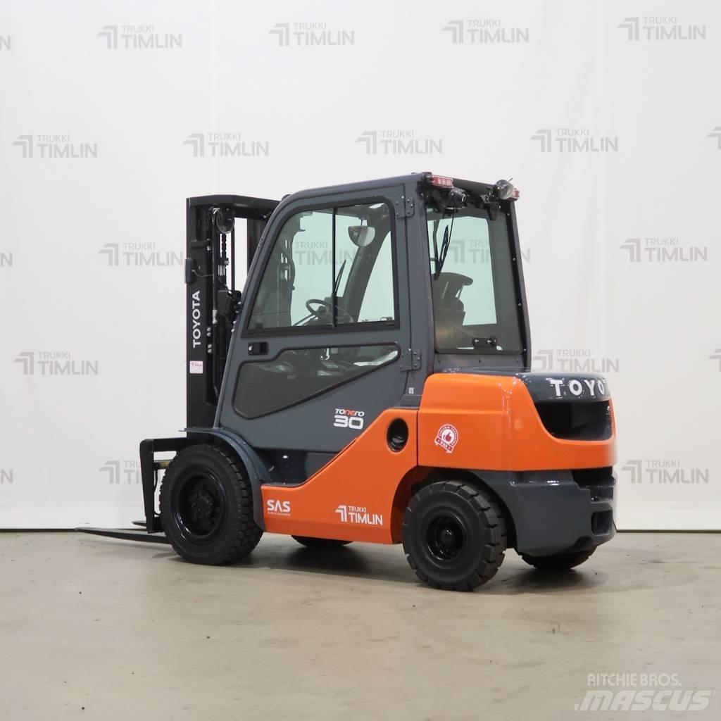 Toyota 02-8FDF30 柴油叉车