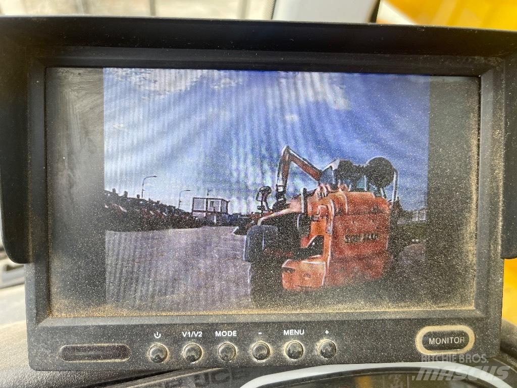 JCB 535-140 伸缩臂叉装车|叉装车