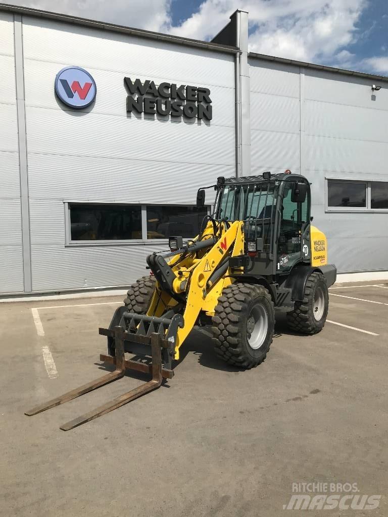 Wacker Neuson WL70 前装载和挖掘机