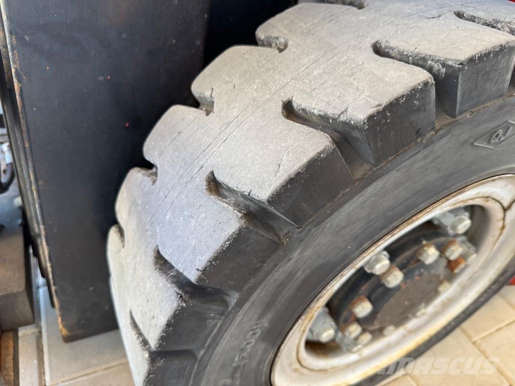 Manitou MI 25 柴油叉车