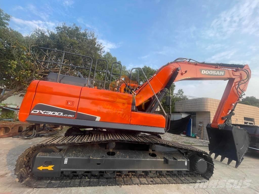 Doosan DX 300LCA 履带挖掘机