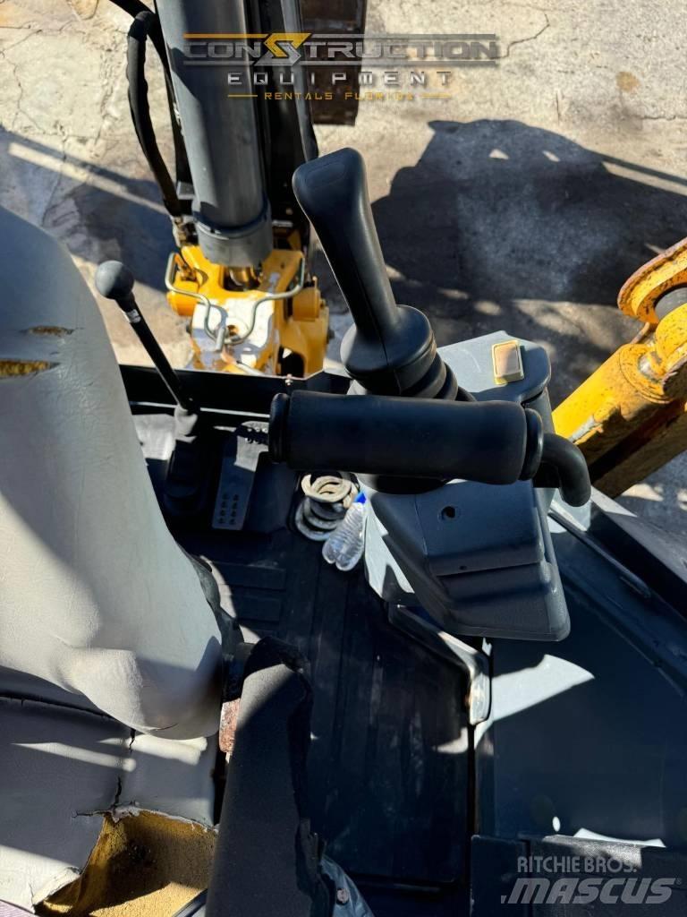 DEERE 310SK 反铲装载机