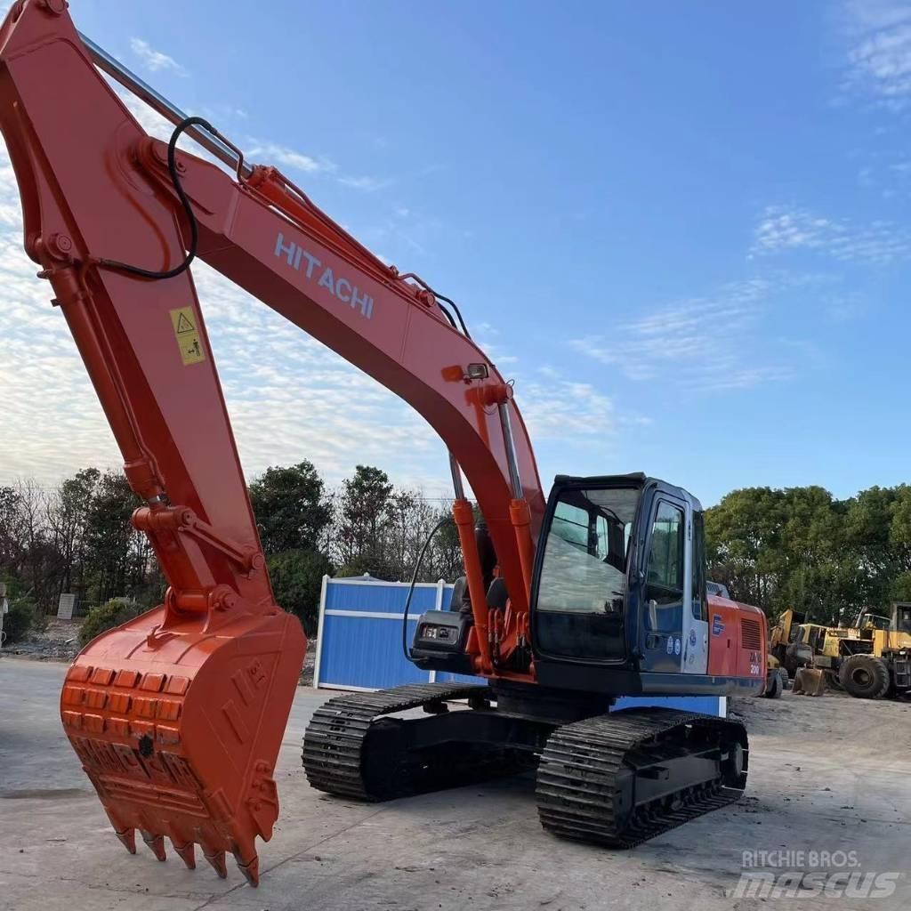 Hitachi ZX200 履带挖掘机
