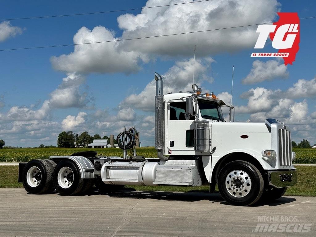 Peterbilt 388 牵引车