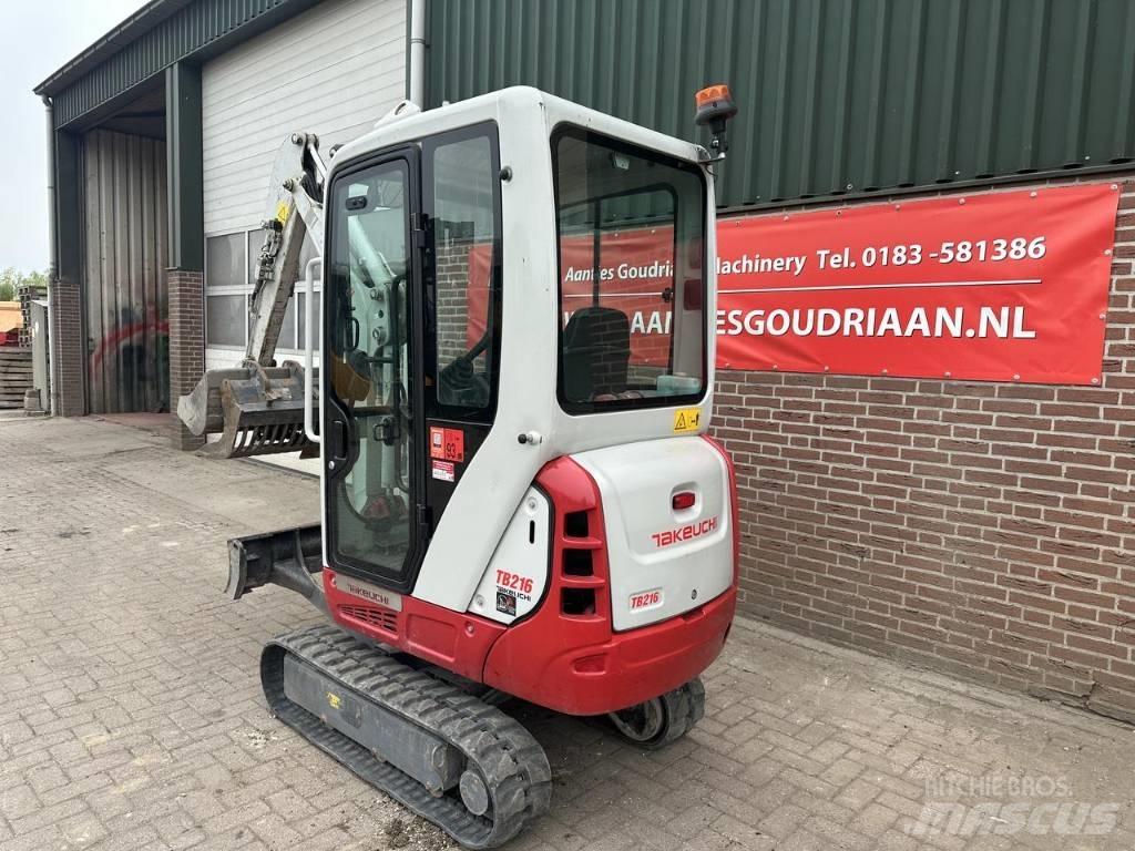 Takeuchi TB216 小型挖掘机