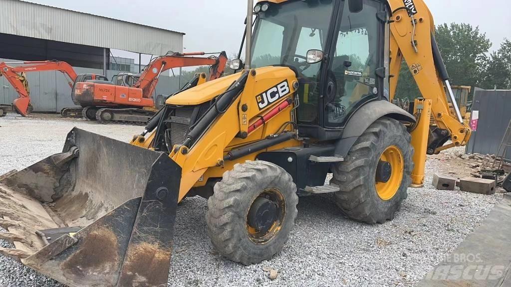JCB 3CX 反铲装载机