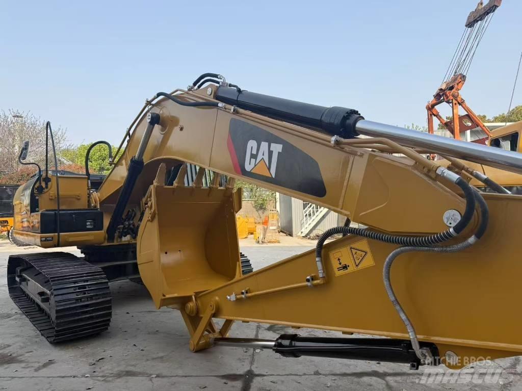 CAT 320D2 中型挖掘机