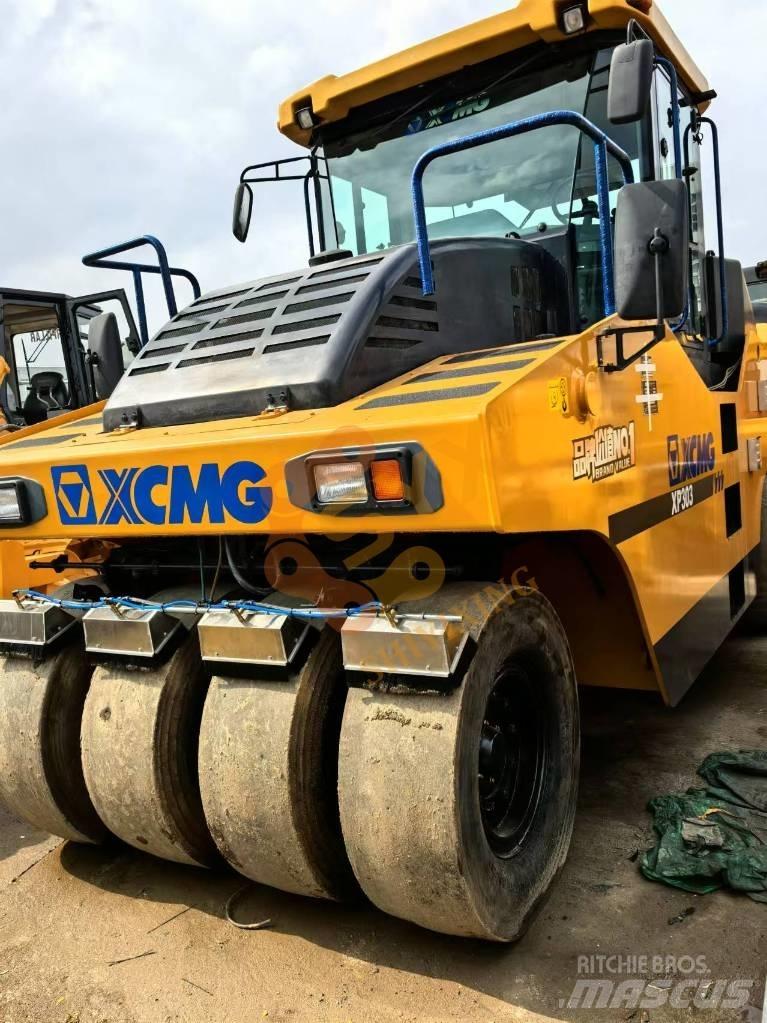 XCMG XP 303 复合式压路机