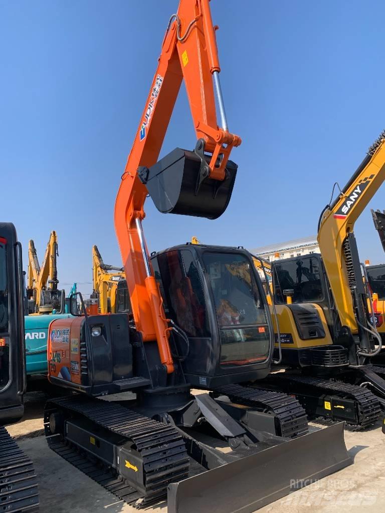 Hitachi ZX 70 小型挖掘机