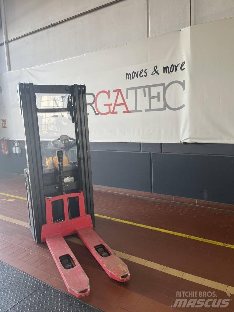 Hyster S1.4 手推堆垛车