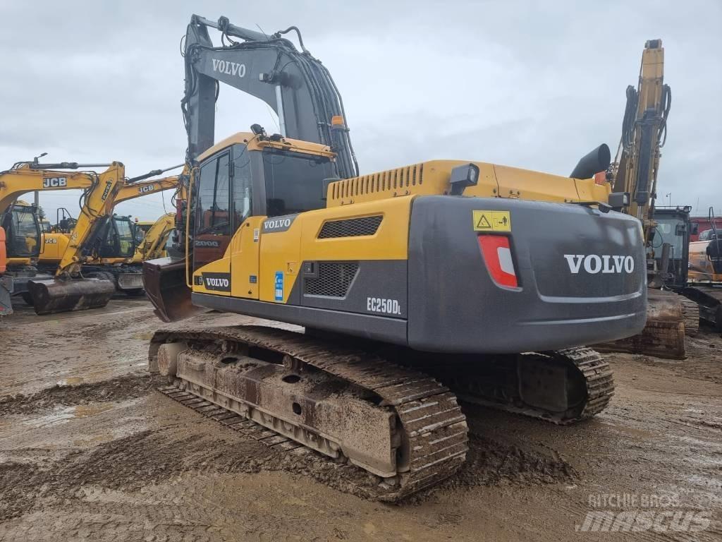 Volvo EC 250 D L 履带挖掘机