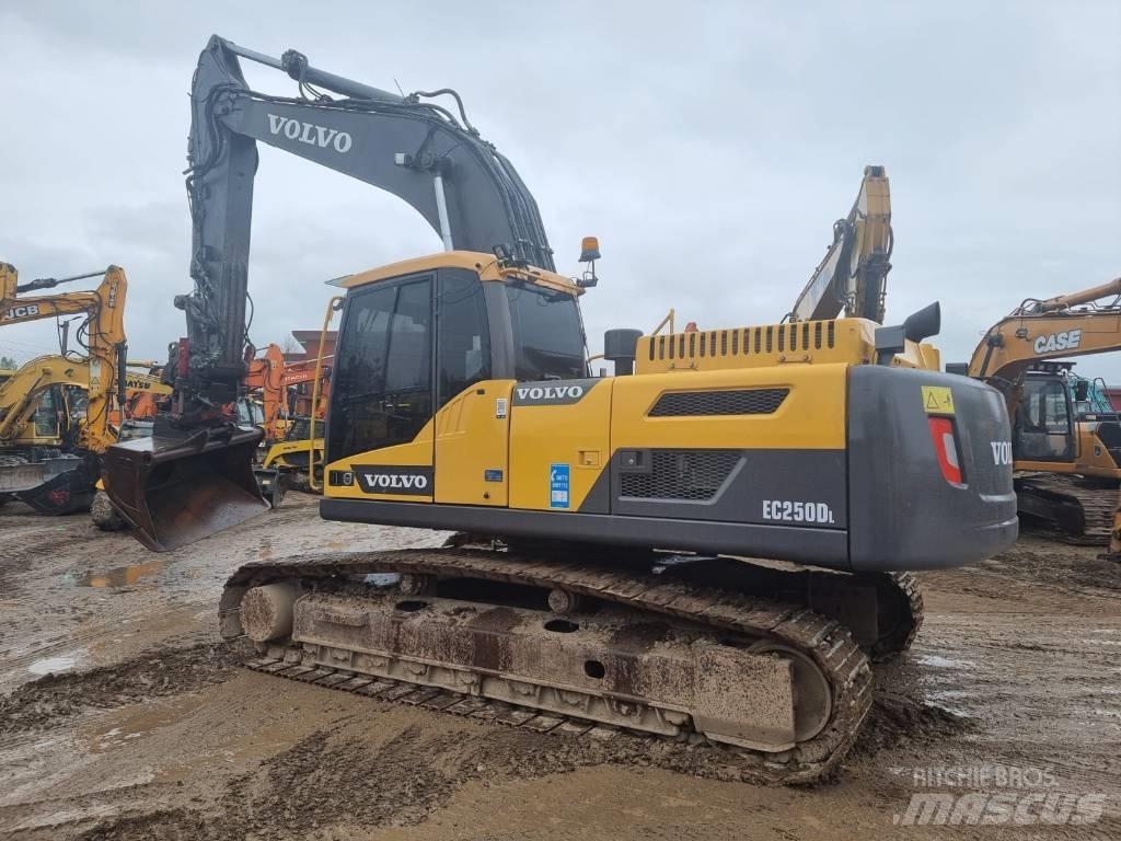 Volvo EC 250 D L 履带挖掘机