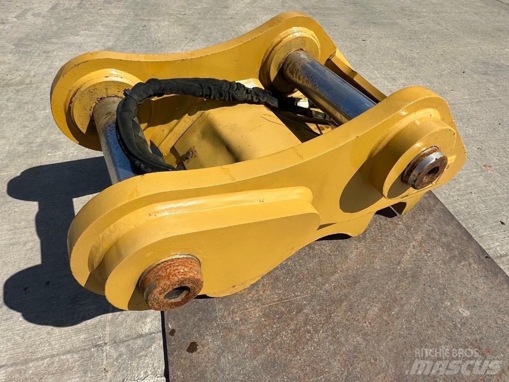 CAT 320 快速连接器