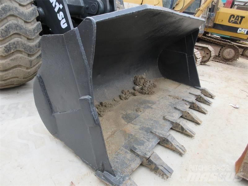 Komatsu WA 380-3 轮式装载机