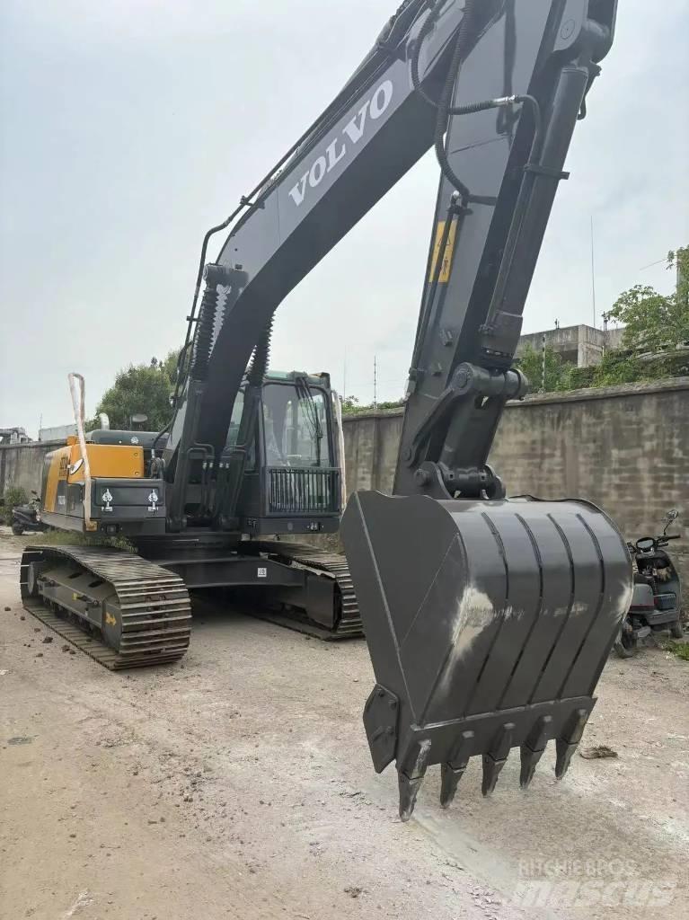 Volvo EC 210 中型挖掘机