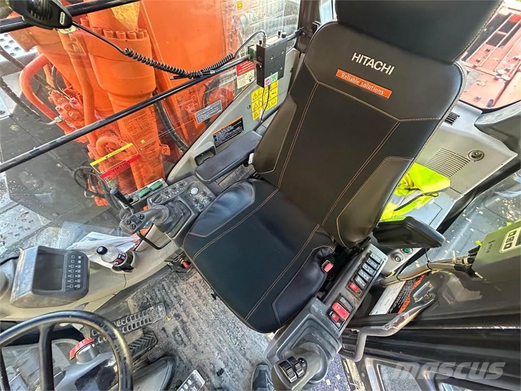 Hitachi ZX 170W-3 轮式挖掘机