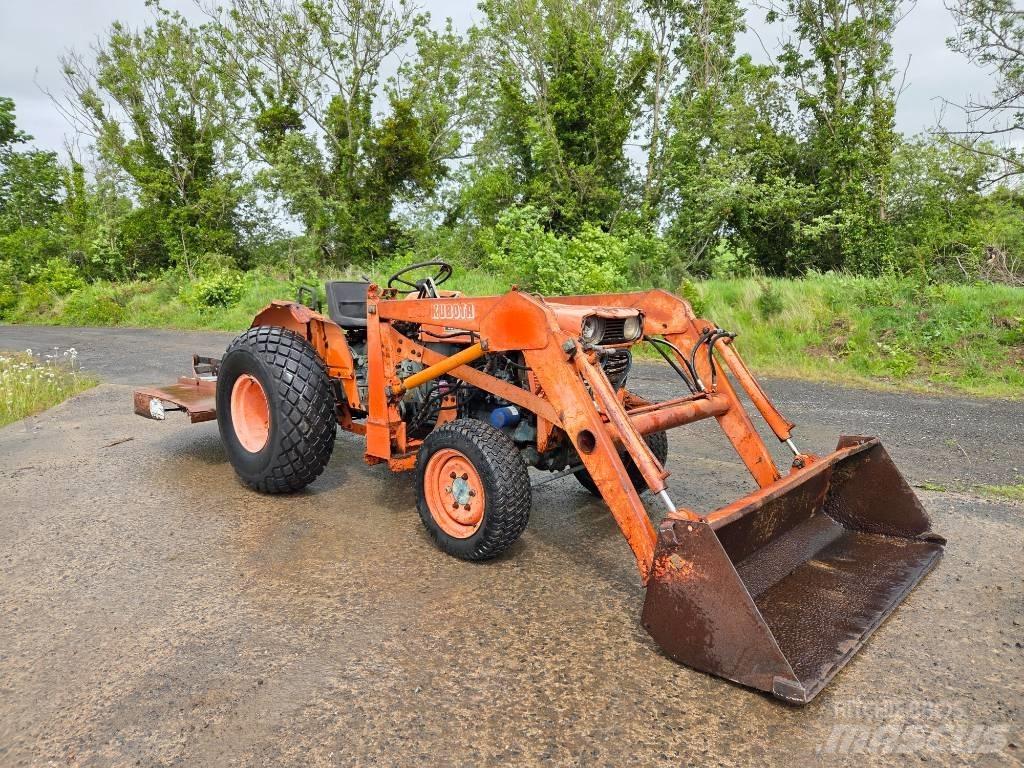 Kubota L 235 小型拖拉机