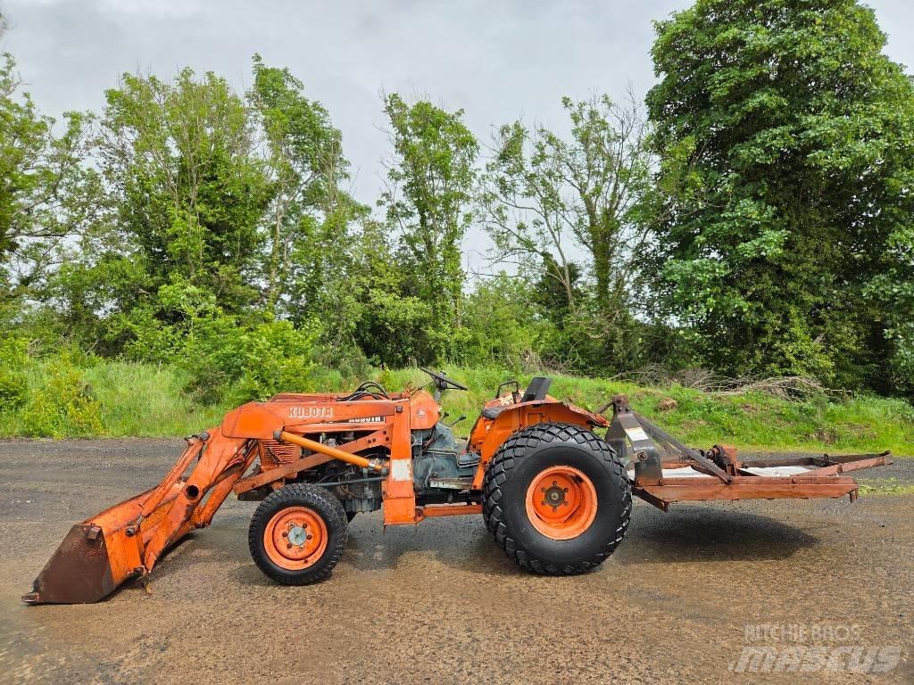 Kubota L 235 小型拖拉机