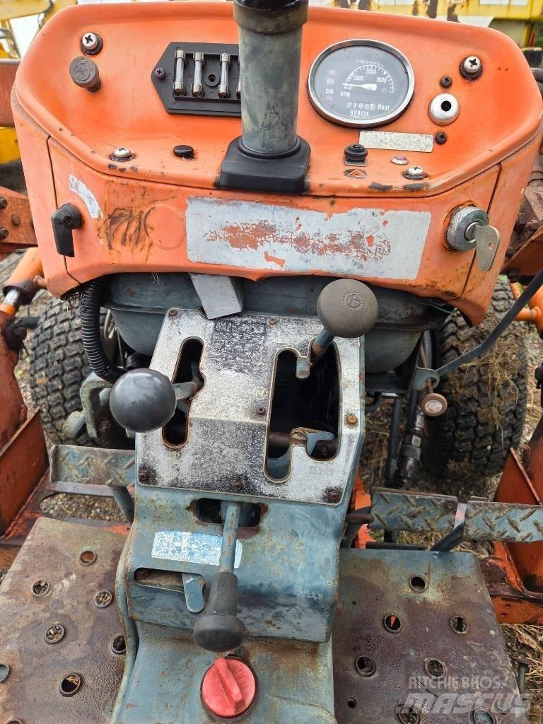 Kubota L 235 小型拖拉机