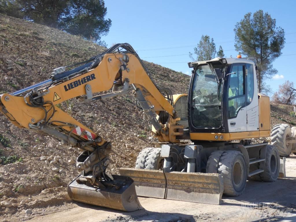 Liebherr A 912 轮式挖掘机