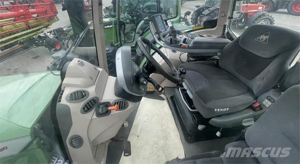 Fendt 820 Vario 拖拉机/农用车