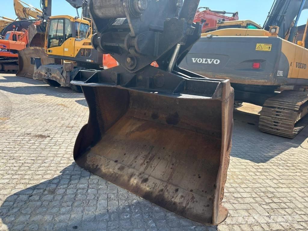 Volvo EC 240 C L 履带挖掘机