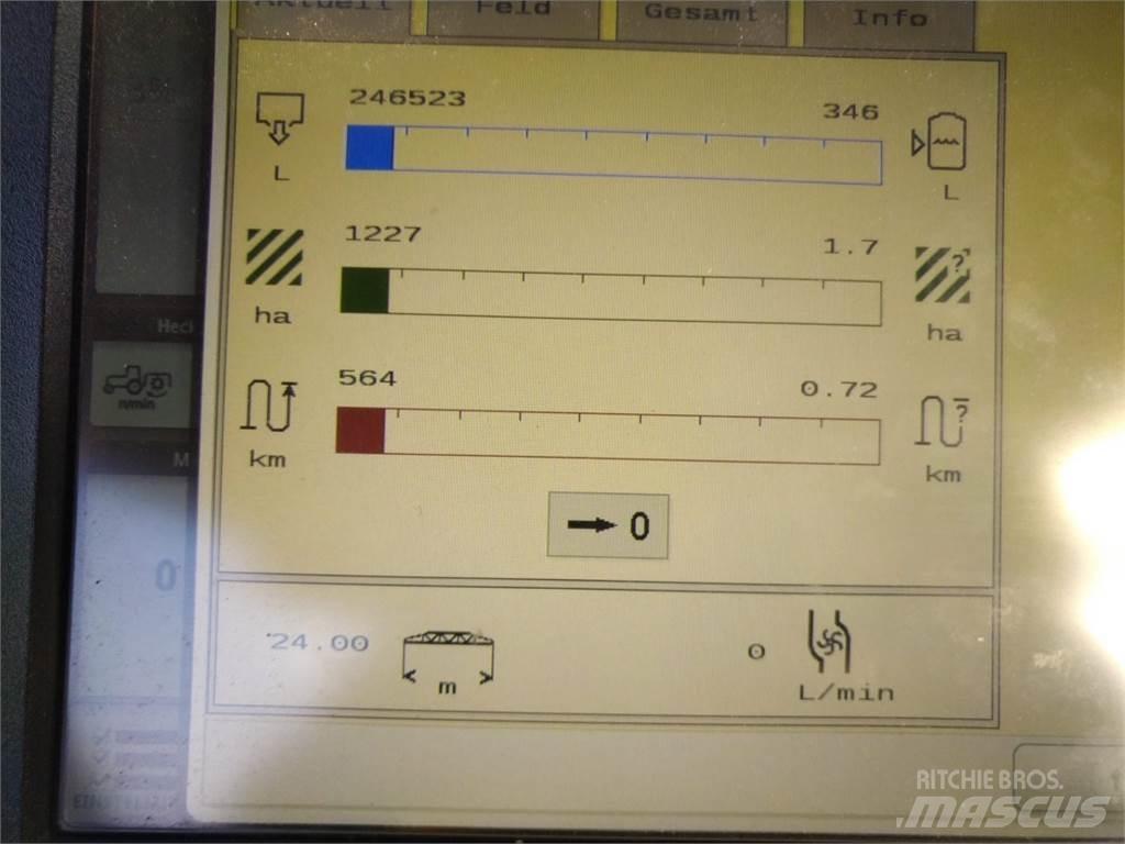 John Deere 740i 牵引式喷雾机