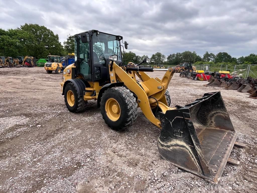 CAT 908M 轮式装载机