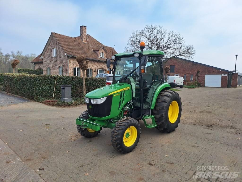 John Deere 4049R 小型拖拉机