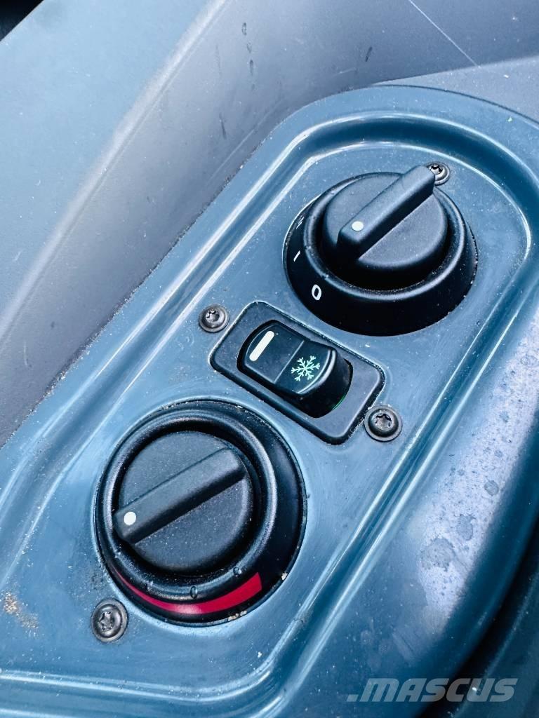 Avant 650 i 多功能装载机