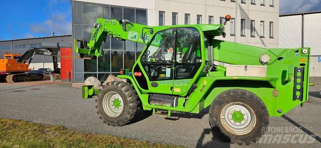 Merlo P40.17PLUS 伸缩臂叉装车|叉装车