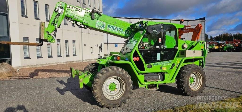 Merlo P40.17PLUS 伸缩臂叉装车|叉装车