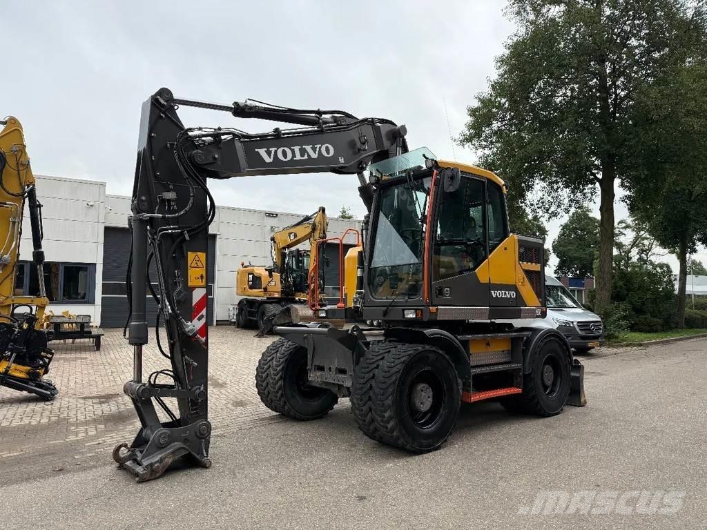 Volvo EW150 轮式挖掘机