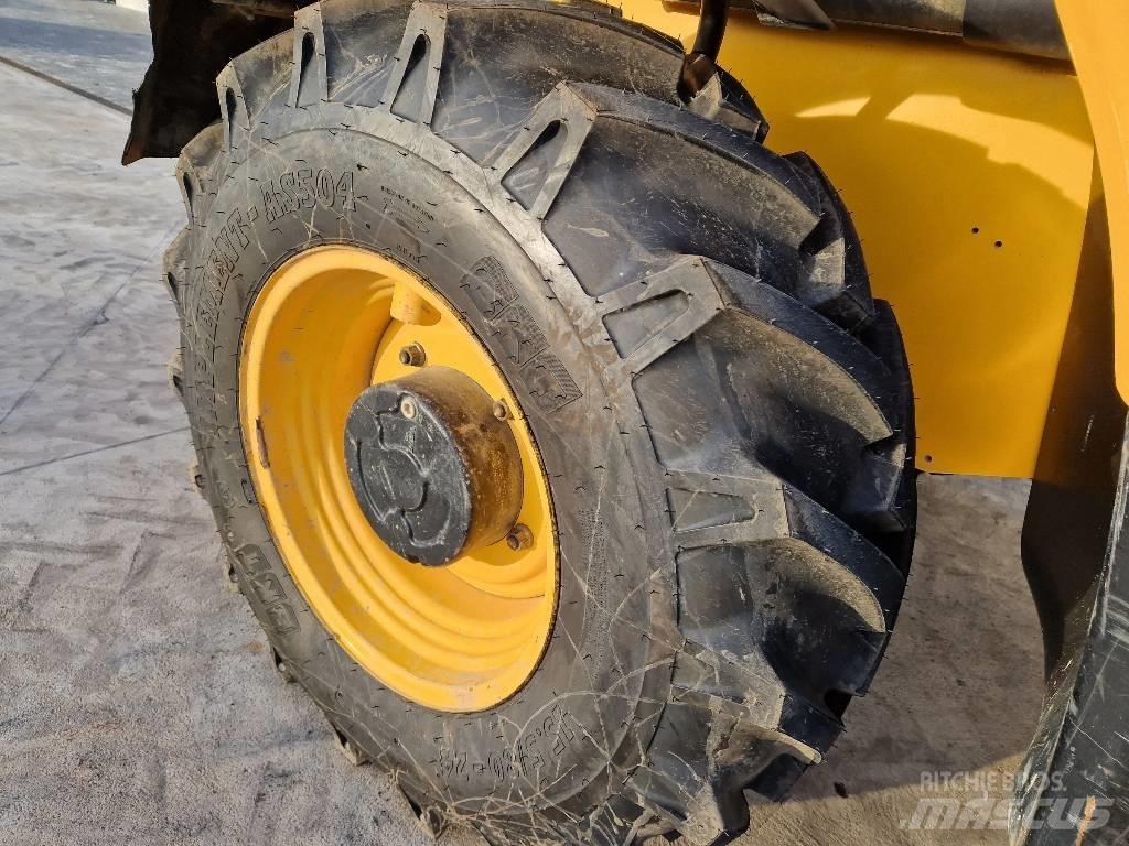 JCB 540-140  BC41 伸缩臂叉装车|叉装车