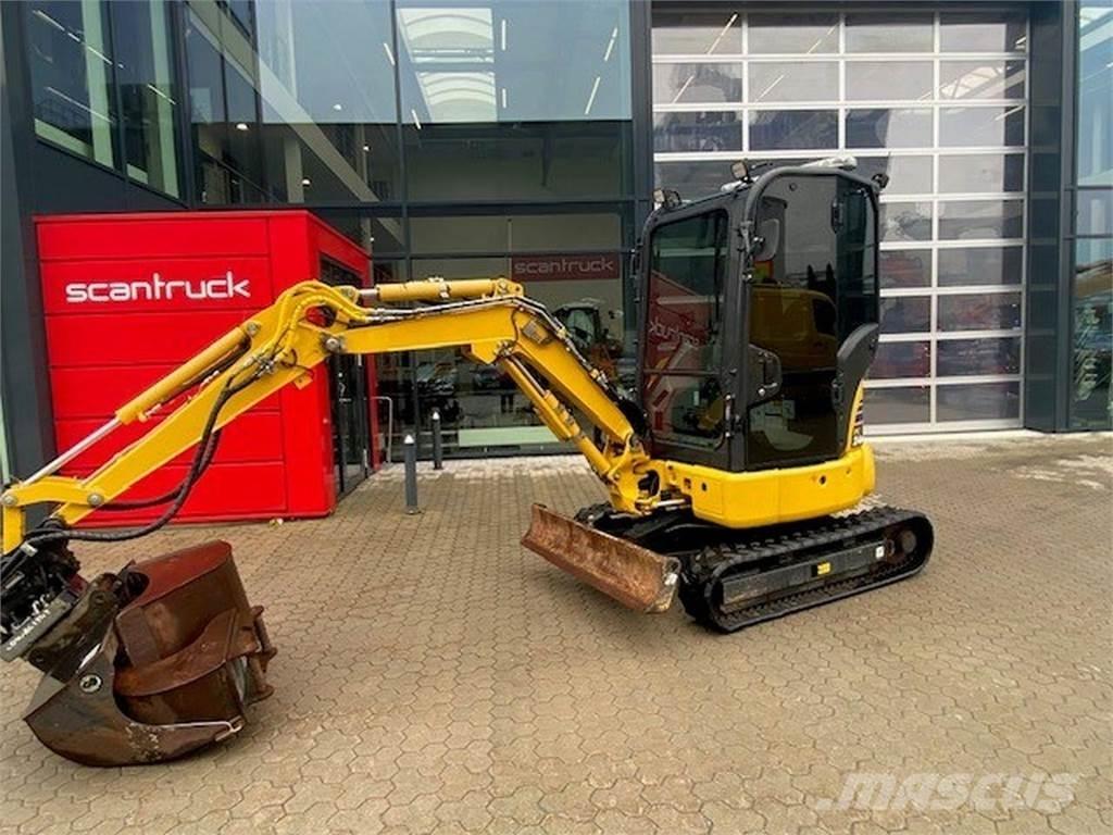 Komatsu PC24MR-5 轮式挖掘机