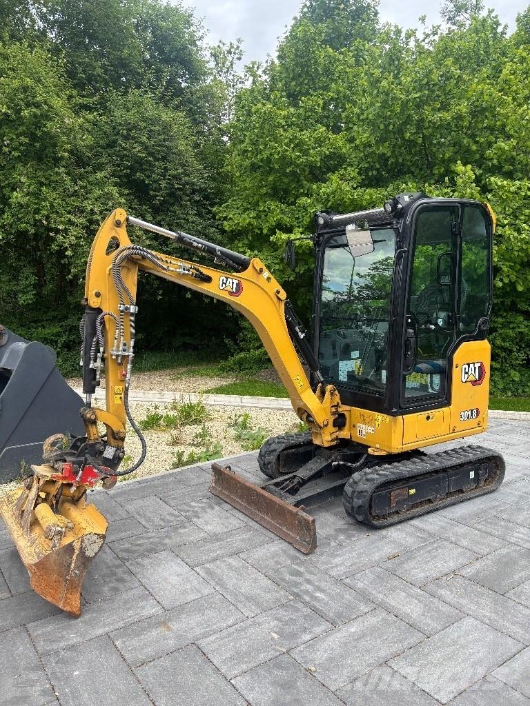 CAT 301.8 小型挖掘机
