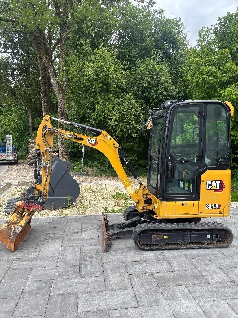 CAT 301.8 小型挖掘机