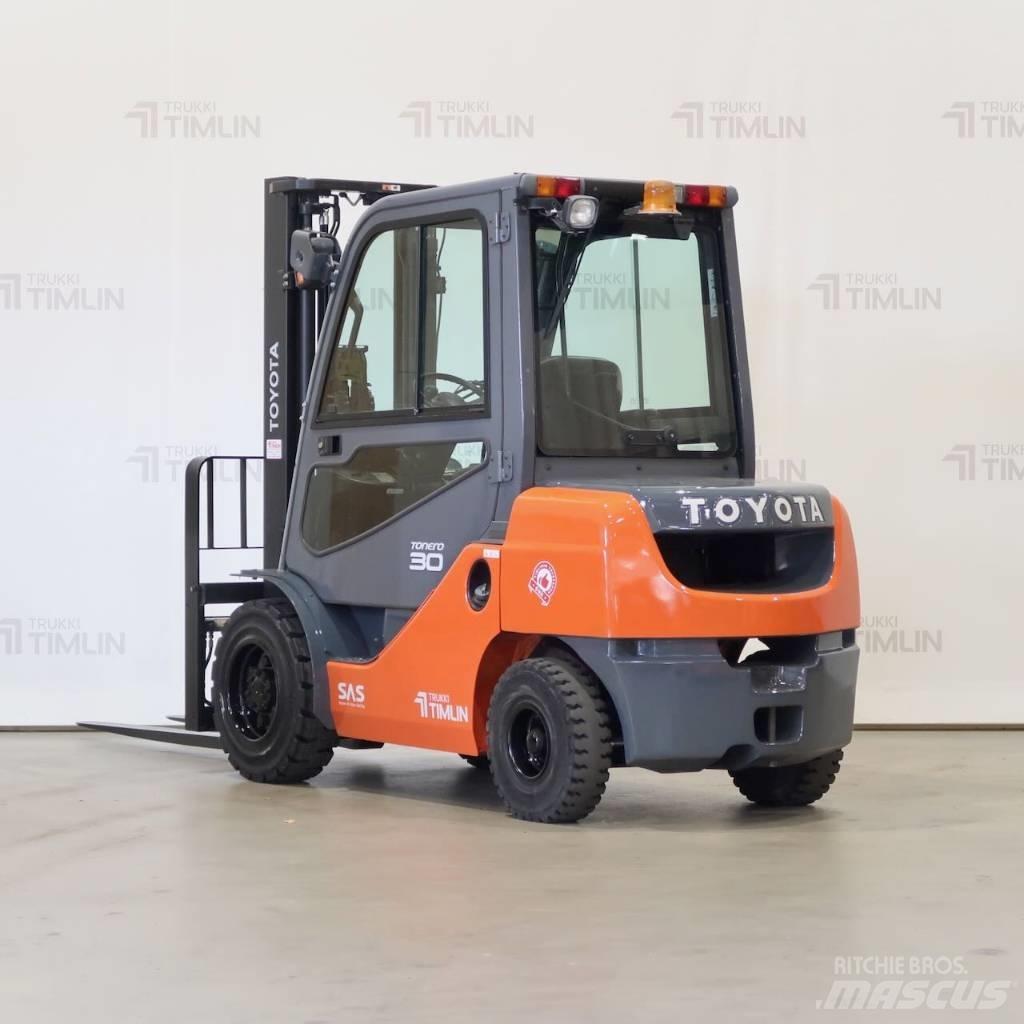 Toyota 02-8FDF30 柴油叉车