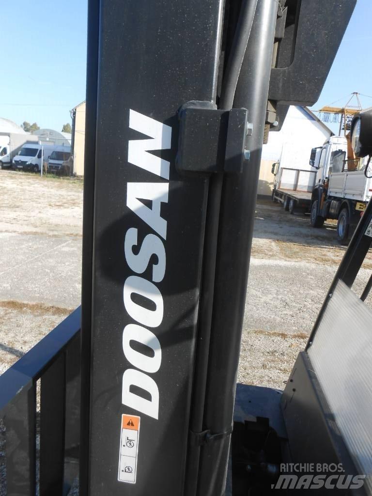 Doosan D50 SC-09 柴油叉车