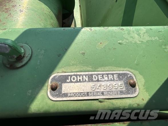 John Deere 220 联合收割机头