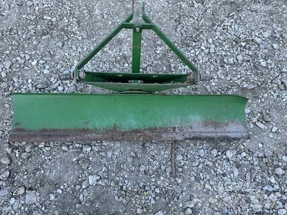 John Deere 60 推铲