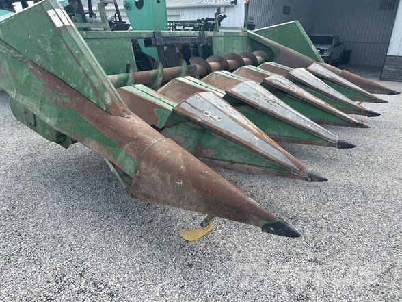 John Deere 643 联合收割机头
