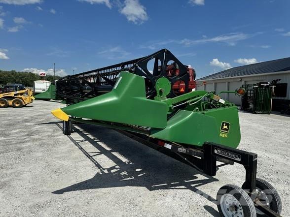 John Deere 925 联合收割机头