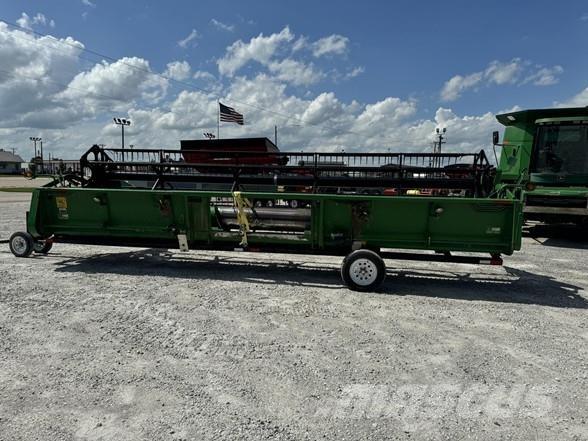 John Deere 925 联合收割机头