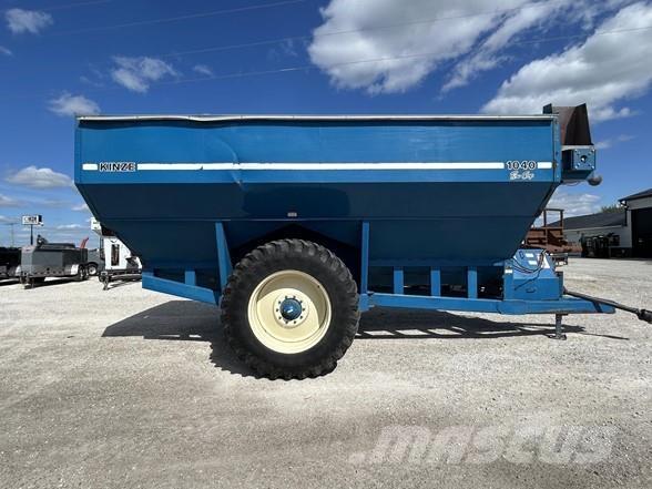 Kinze 1040 粮食车