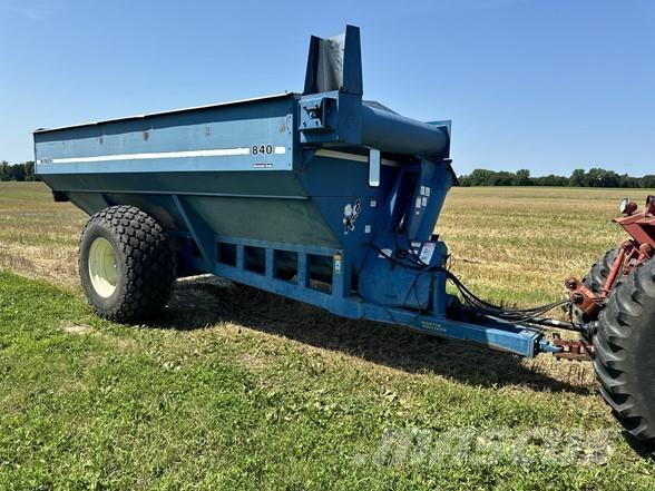 Kinze 840 粮食车